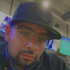 Meet your Posher, Adam